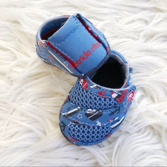 stride rite soft sole shoes